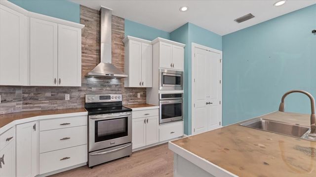 13653 HERITAGE WAY, Sarasota, FL 34240