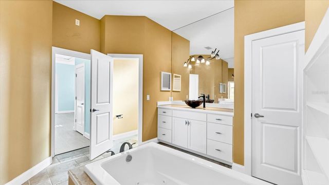 13653 HERITAGE WAY, Sarasota, FL 34240