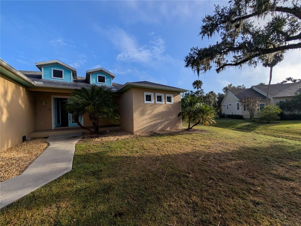 Image 1 of property listing at 13653 HERITAGE WAY, Sarasota, FL 34240