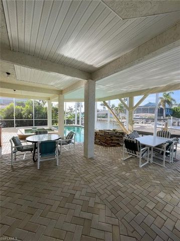 405 Cristobal ST, Naples, FL 34113
