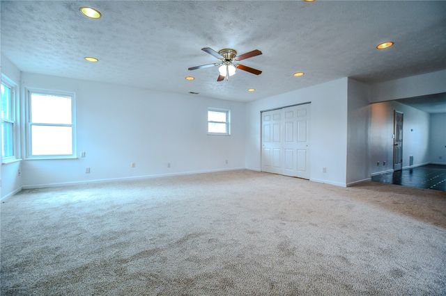 2015 Pennsylvania Drive, Xenia, OH 45385