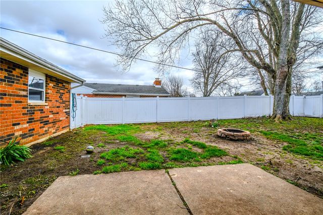 2015 Pennsylvania Drive, Xenia, OH 45385