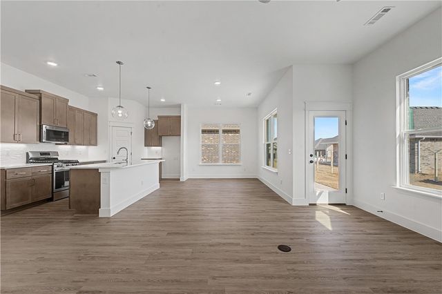 240 Ryker Ridge, Centerton, AR 72719