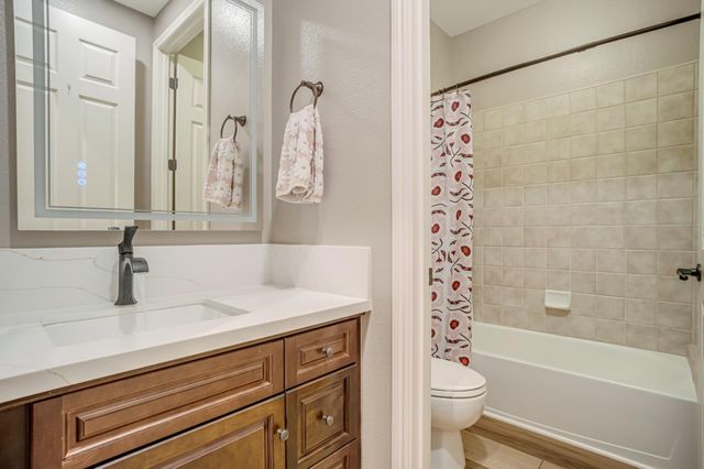 3770 Serena Avenue, Clovis, CA 93619