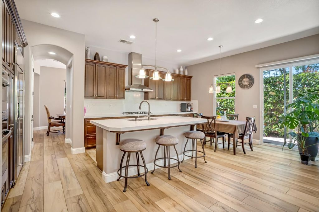 Image 10 of property listing at 3770 Serena Avenue, Clovis, CA 93619