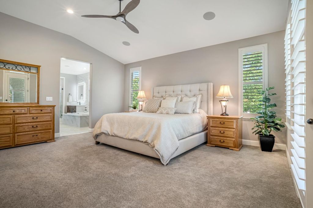 Image 12 of property listing at 3770 Serena Avenue, Clovis, CA 93619