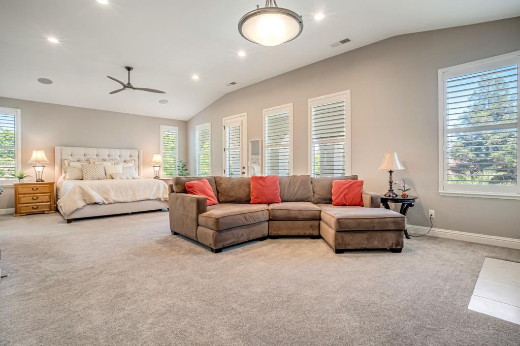 Image 14 of property listing at 3770 Serena Avenue, Clovis, CA 93619