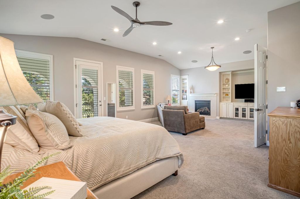 Image 15 of property listing at 3770 Serena Avenue, Clovis, CA 93619