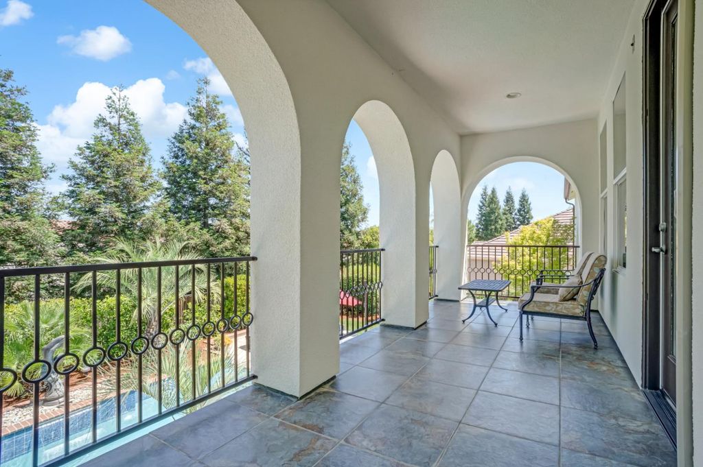 Image 16 of property listing at 3770 Serena Avenue, Clovis, CA 93619