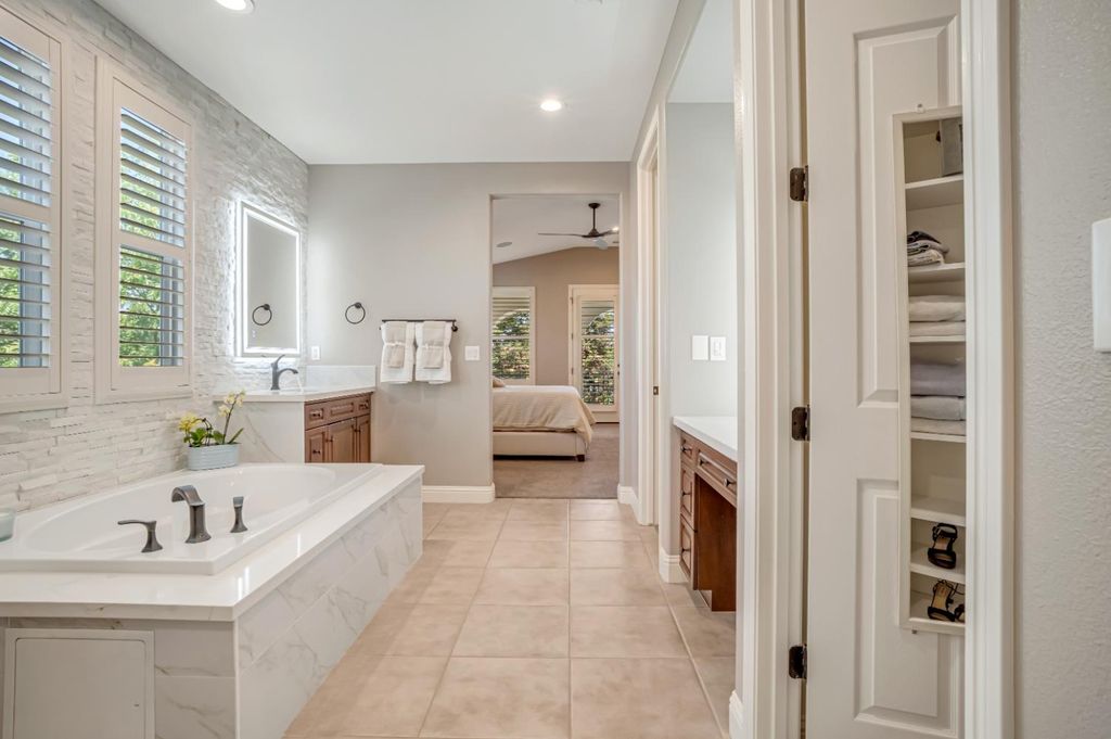 Image 18 of property listing at 3770 Serena Avenue, Clovis, CA 93619