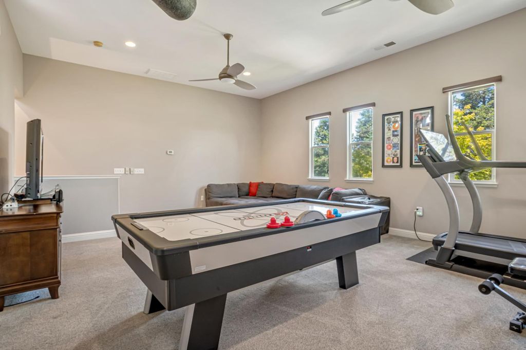 Image 21 of property listing at 3770 Serena Avenue, Clovis, CA 93619