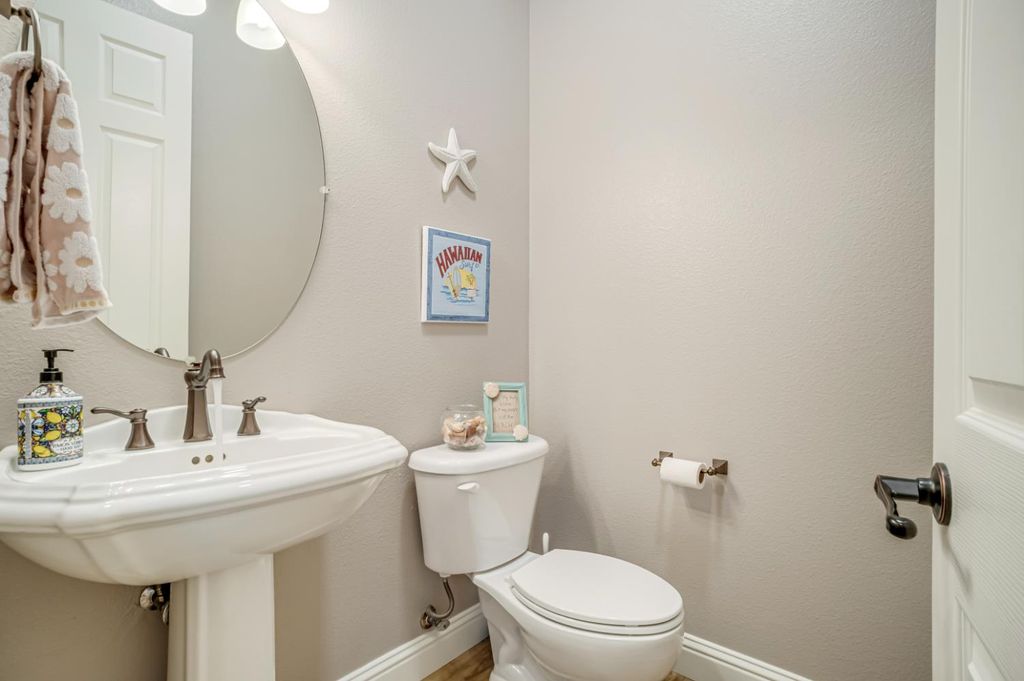 Image 25 of property listing at 3770 Serena Avenue, Clovis, CA 93619