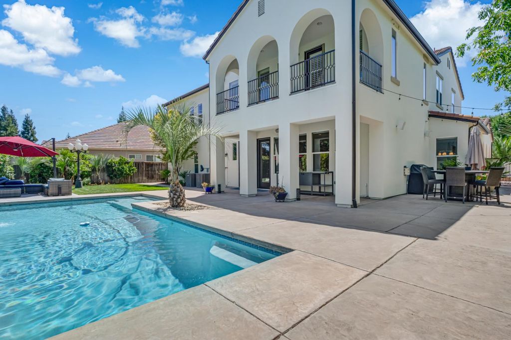 Image 32 of property listing at 3770 Serena Avenue, Clovis, CA 93619