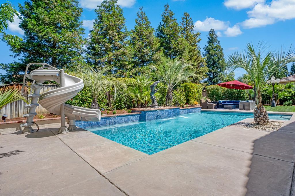 Image 34 of property listing at 3770 Serena Avenue, Clovis, CA 93619