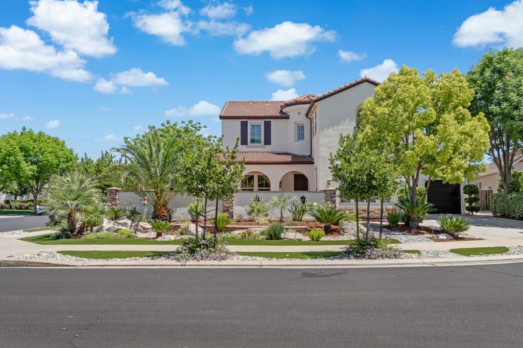 Image 40 of property listing at 3770 Serena Avenue, Clovis, CA 93619