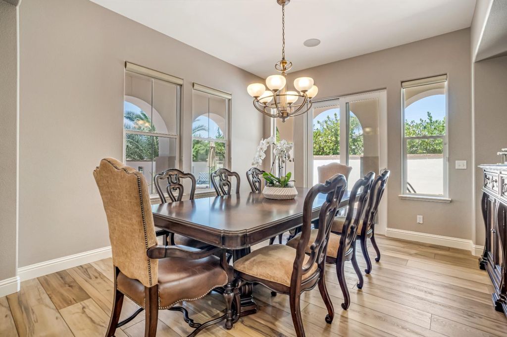 Image 6 of property listing at 3770 Serena Avenue, Clovis, CA 93619