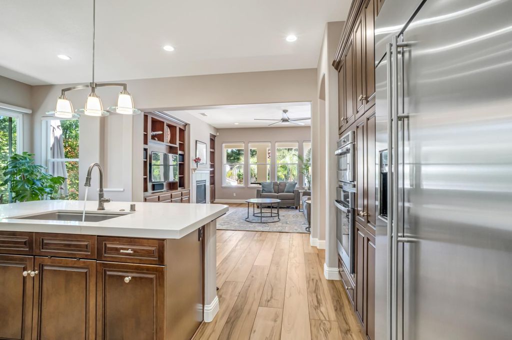 Image 9 of property listing at 3770 Serena Avenue, Clovis, CA 93619