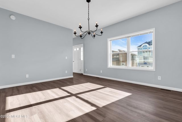 80 Bay Breeze Drive, Toms River, NJ 08753