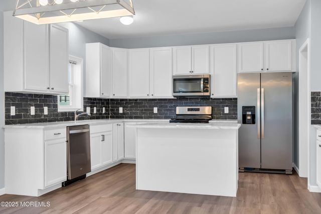 80 Bay Breeze Drive, Toms River, NJ 08753