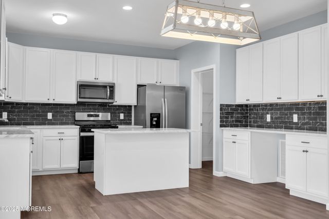 80 Bay Breeze Drive, Toms River, NJ 08753