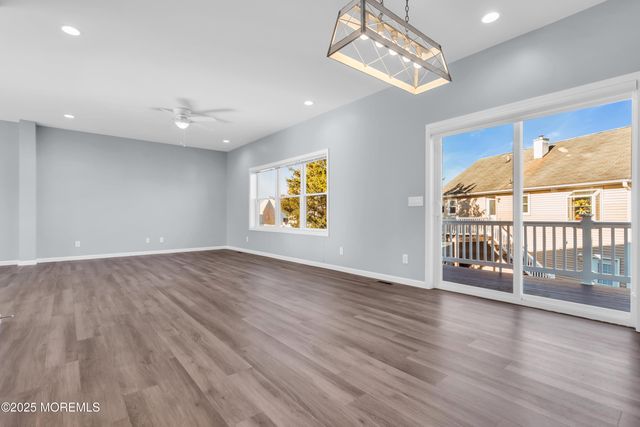 80 Bay Breeze Drive, Toms River, NJ 08753