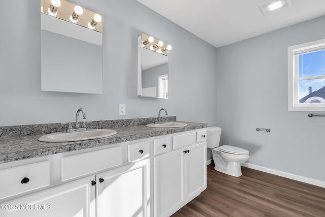 80 Bay Breeze Drive, Toms River, NJ 08753