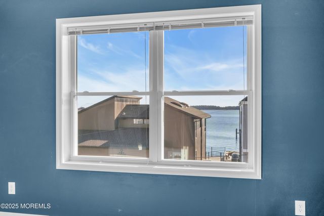 80 Bay Breeze Drive, Toms River, NJ 08753