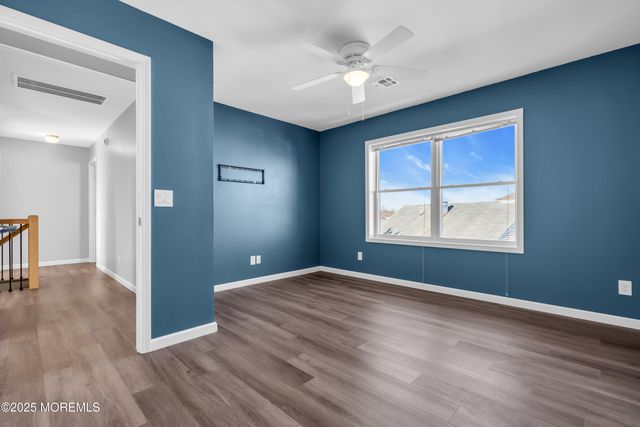 80 Bay Breeze Drive, Toms River, NJ 08753