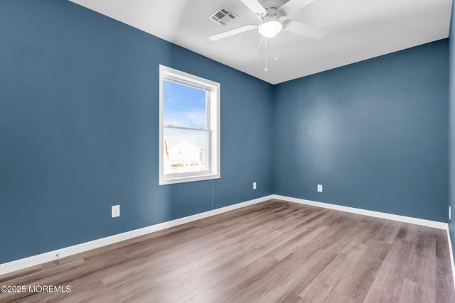 80 Bay Breeze Drive, Toms River, NJ 08753