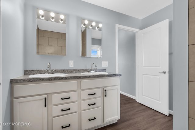 80 Bay Breeze Drive, Toms River, NJ 08753