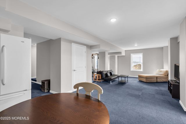 80 Bay Breeze Drive, Toms River, NJ 08753