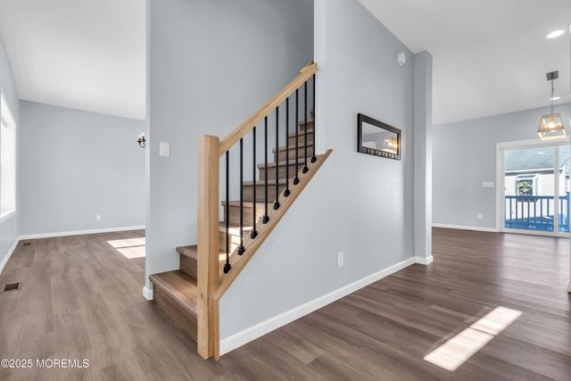 80 Bay Breeze Drive, Toms River, NJ 08753