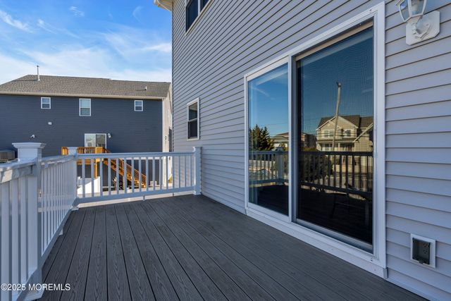 80 Bay Breeze Drive, Toms River, NJ 08753