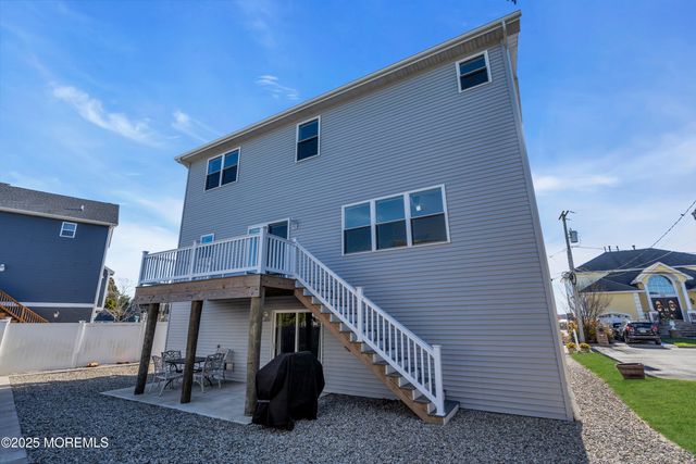 80 Bay Breeze Drive, Toms River, NJ 08753