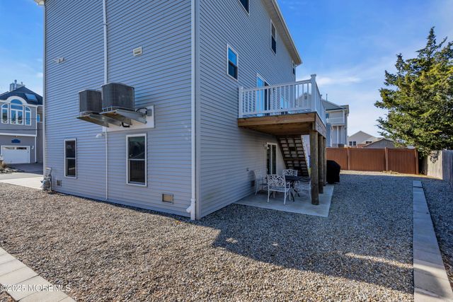 80 Bay Breeze Drive, Toms River, NJ 08753