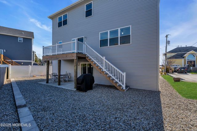 80 Bay Breeze Drive, Toms River, NJ 08753