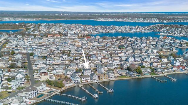 80 Bay Breeze Drive, Toms River, NJ 08753