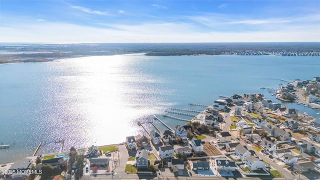 80 Bay Breeze Drive, Toms River, NJ 08753