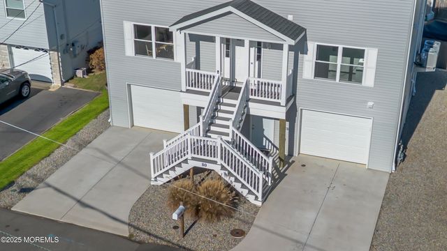 80 Bay Breeze Drive, Toms River, NJ 08753