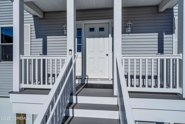 80 Bay Breeze Drive, Toms River, NJ 08753