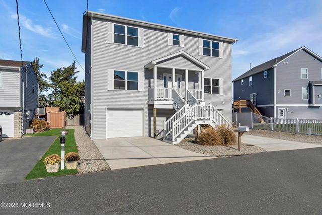 80 Bay Breeze Drive, Toms River, NJ 08753