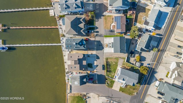 80 Bay Breeze Drive, Toms River, NJ 08753