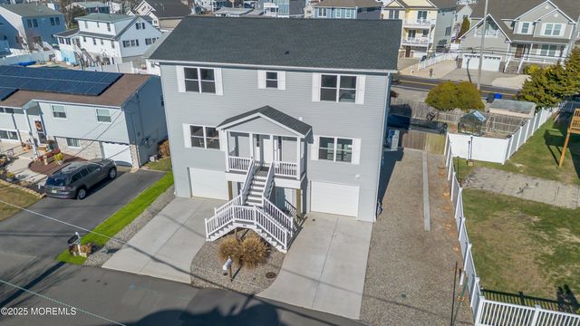 80 Bay Breeze Drive, Toms River, NJ 08753