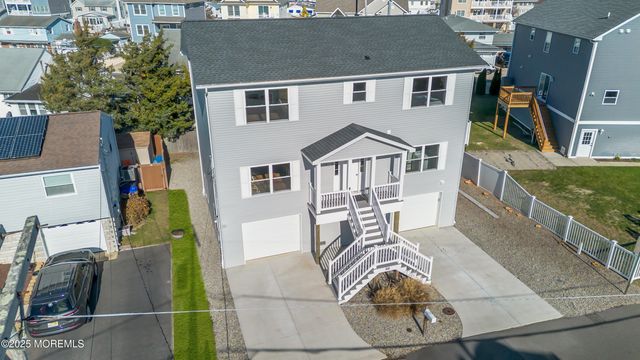 80 Bay Breeze Drive, Toms River, NJ 08753