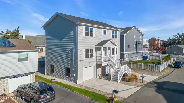 80 Bay Breeze Drive, Toms River, NJ 08753