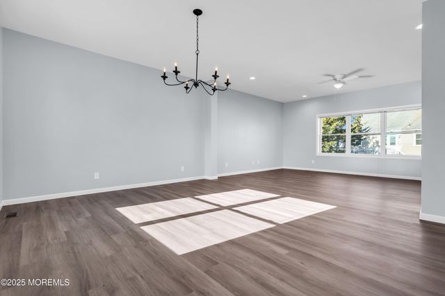 80 Bay Breeze Drive, Toms River, NJ 08753