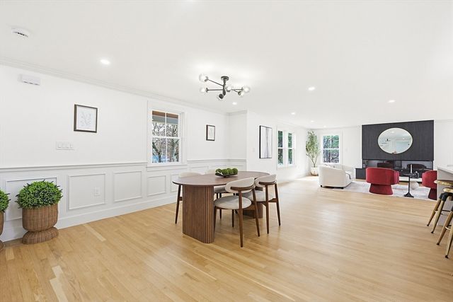 565 Elm St, Concord, MA 01742