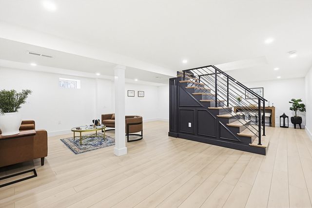 565 Elm St, Concord, MA 01742