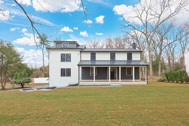 565 Elm St, Concord, MA 01742