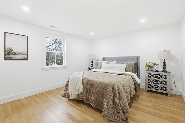 565 Elm St, Concord, MA 01742